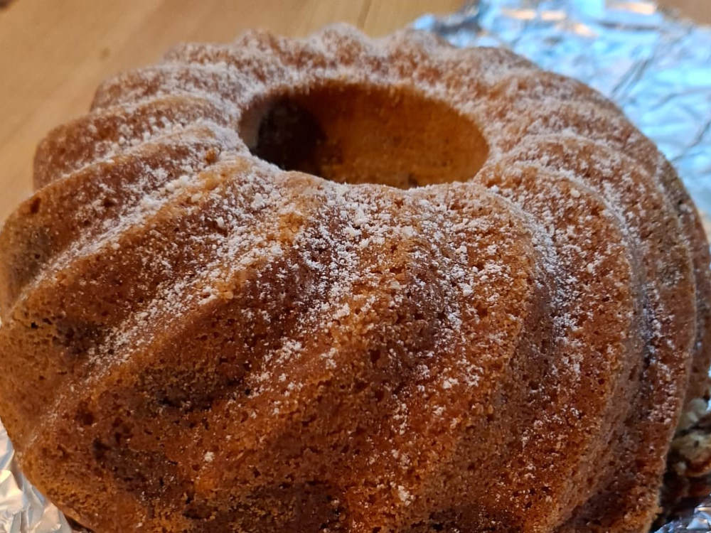Gulghupf mit Staubzucker im Steinschalerhof